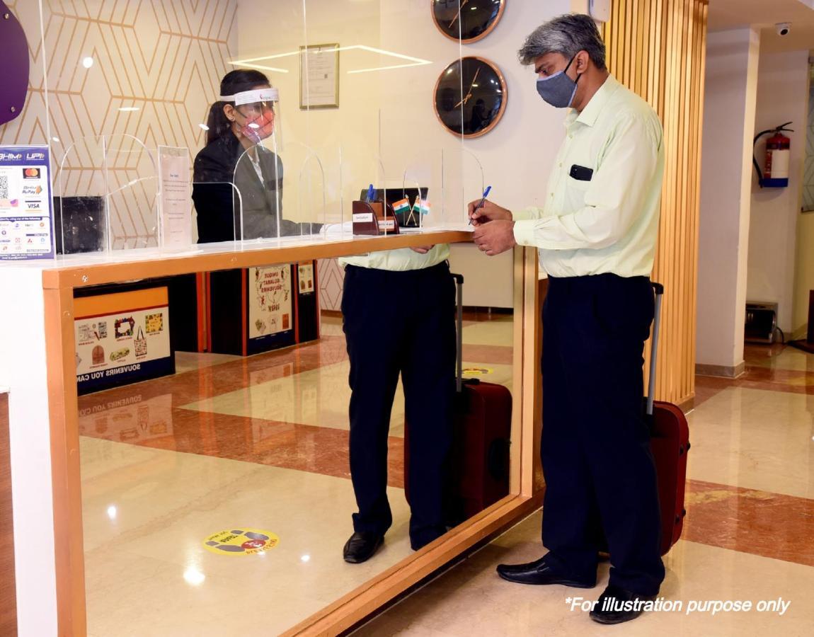 Hotel Spot On 43036 Gokul And Mauli Pure Veg Restaurant 2*